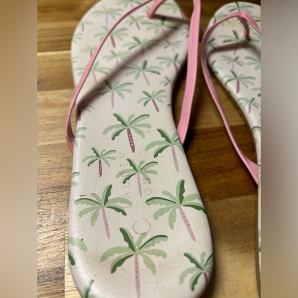 LC Lauren Conrad White and Pink Palm Tree Flip Flops - Picture 7 of 12